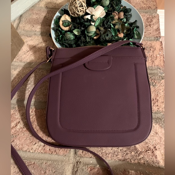 a•n•d ea wy Handbags - a•n•d es wy crossbody bag satchel purple pockets and zipper.